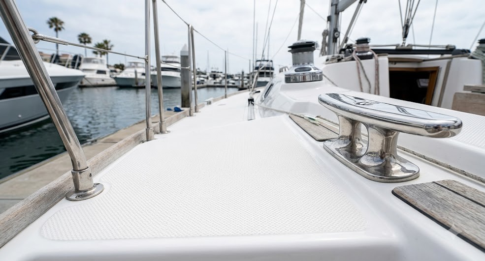 non-skid boat deck cleaning