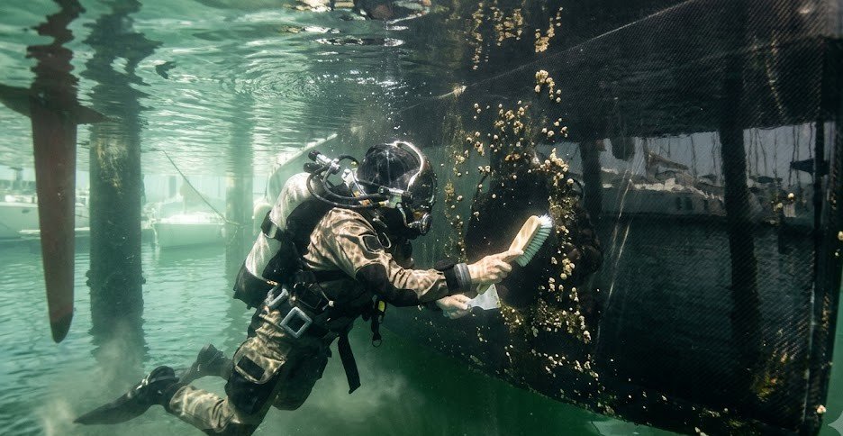 carbon fiber hull cleaning